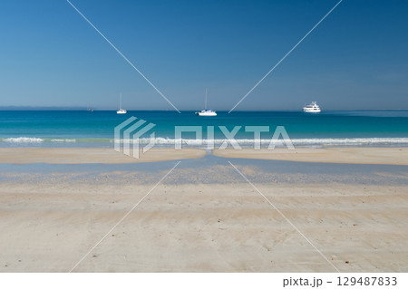 Mooring boats - Broome 129487833