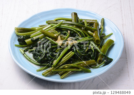 空心菜の青菜炒め 129488049