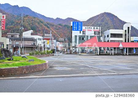 越後湯沢駅 西口駅前広場 温泉商店街 越後湯沢駅 西口駅前広場 温泉商店街 129488360