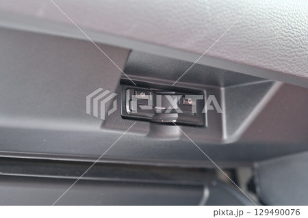グローブボックス内のETC車載器　ETCカード 129490076