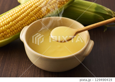 温かいコーンスープ 温かいコーンスープ 129490419