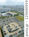 上空から見た都市風景　俯瞰　駐車場　パーキング 129490959