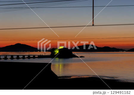 年に2日だけ渡れる神の島(津嶋神社) 年に2日だけ渡れる神の島(津嶋神社) 129491182