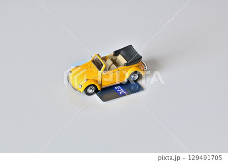 ETCカードとミニカー ETCカードとミニカー 129491705