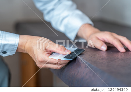 リフォーム　DIY　印刷化粧フィルム施工　ダイノックシート　角　スキージー 129494349