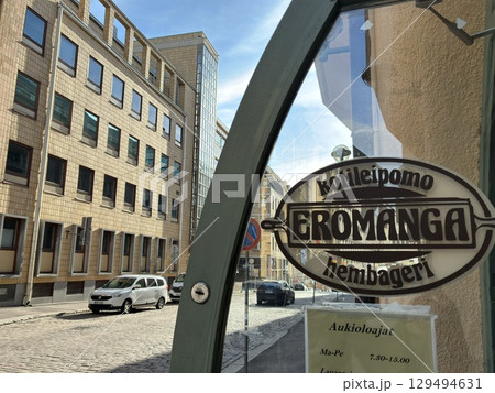 フィンランドのヘルシンキにあるカフェエロマンガ 129494631