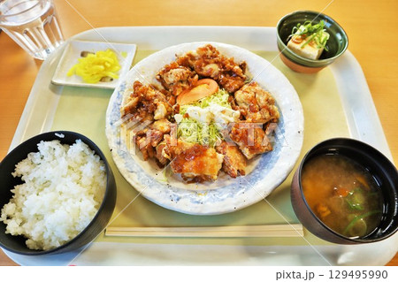 揚げ鶏定食 揚げ鶏定食 129495990