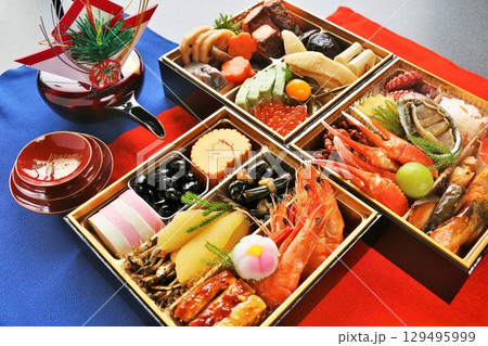 新年のおせち料理 新年のおせち料理 129495999