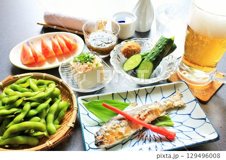 生ビールとおつまみ 生ビールとおつまみ 129496008