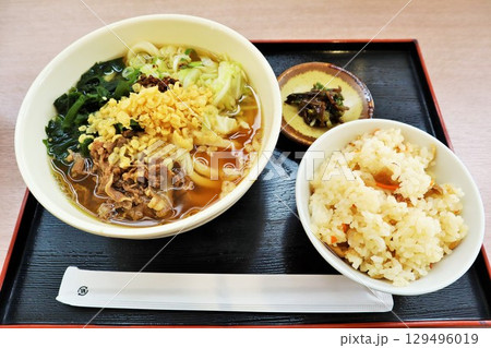 山梨県 富士吉田うどんと炊き込みご飯 山梨県 富士吉田うどんと炊き込みご飯 129496019