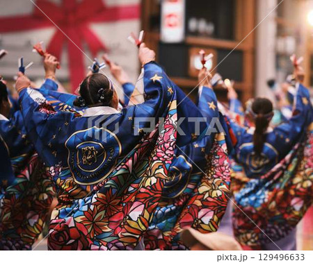 帯屋町で踊るよさこい祭り 帯屋町で踊るよさこい祭り 129496633