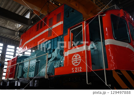 機関車 ロコ 崩れる 129497888