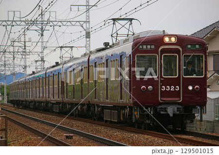 阪急京都線を走行する車両 阪急京都線を走行する車両 129501015