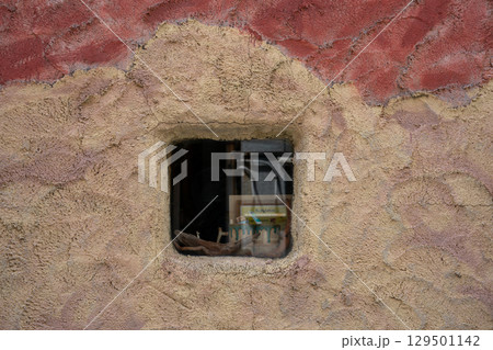 お店の壁 129501142