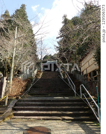 南北朝時代に大内弘世が京都の北野天満宮から菅原道真の分霊を勧請した山口県山口市にある古熊神社 129506373