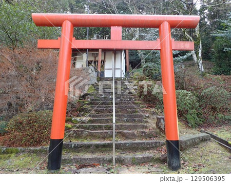 南北朝時代に大内弘世が京都の北野天満宮から菅原道真の分霊を勧請した山口県山口市にある古熊神社 129506395