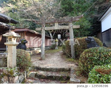 南北朝時代に大内弘世が京都の北野天満宮から菅原道真の分霊を勧請した山口県山口市にある古熊神社 129506396