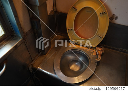 トイレ 便所 手洗い 129506937