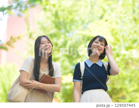 大学生イメージのポートレート 129507445