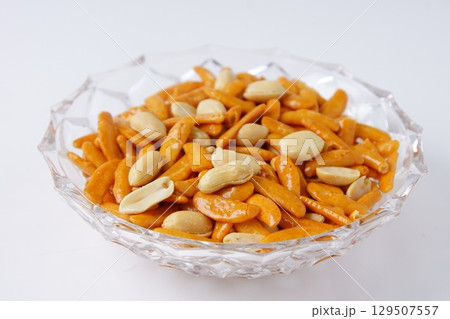 柿の種　おつまみ 129507557