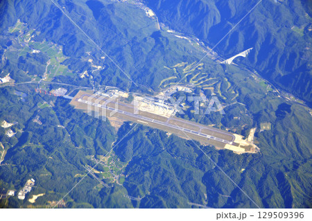 広島空港周辺を望む(広島県三原市)【2025.7】 広島空港周辺を望む(広島県三原市)【2025.7】 129509396