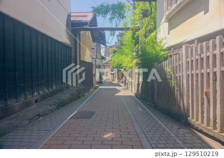 【渋温泉】石畳の坂道【下高井郡山ノ内町】 【渋温泉】石畳の坂道【下高井郡山ノ内町】 129510219