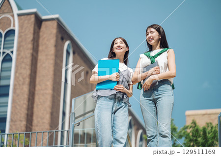 女子大学生のポートレート 129511169