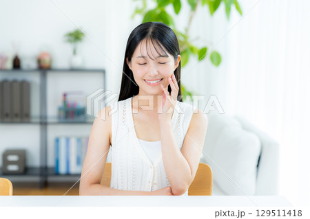 若い女性の美容イメージ 129511418