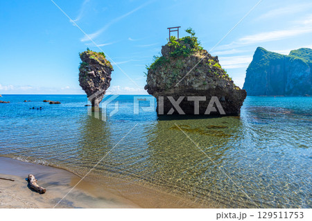 えびす岩と大黒岩　夏　余市 129511753