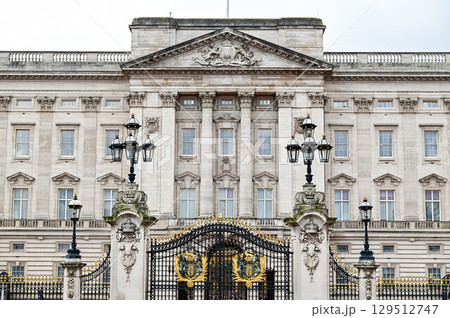 ロンドンにあるバッキンガム宮殿の美しい外観風景 129512747