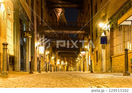 ロンドンのとても美しい夜景風景 129513102