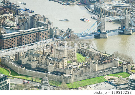 ロンドンのとても美しい街中風景 ロンドンのとても美しい街中風景 129513258