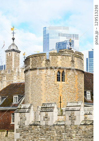 ロンドン塔のとても美しい風景 129513298