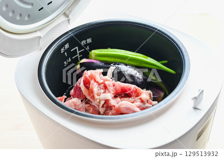 炊飯器で作る夏野菜と豚肉の煮物 味付け 炊飯器で作る夏野菜と豚肉の煮物 味付け 129513932