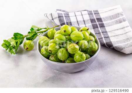 Ripe sweet juicy green gooseberry 129516490