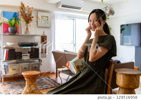 おちゃめな女性 おちゃめな女性 129516956