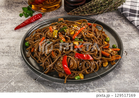 Soba with shredded pork and vegetables 129517169