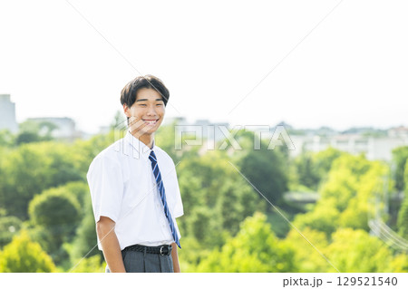 男子中学生のポートレート 笑顔 カメラ目線 男子中学生のポートレート 笑顔 カメラ目線 129521540