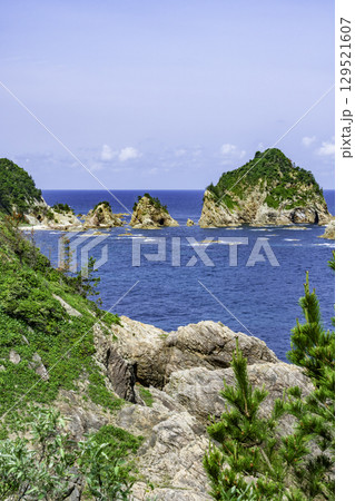 浦富海岸 菜種五島 鳥取県岩美町 浦富海岸 菜種五島 鳥取県岩美町 129521607
