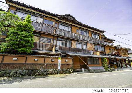 岩井温泉の町並み 明石家 鳥取県岩美町 岩井温泉の町並み 明石家 鳥取県岩美町 129521719