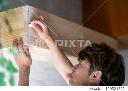 リフォーム　DIY　内装　内壁　パテ埋め　穴隠し　下地処理　下地調整　パテ処理　店舗改装 129521721