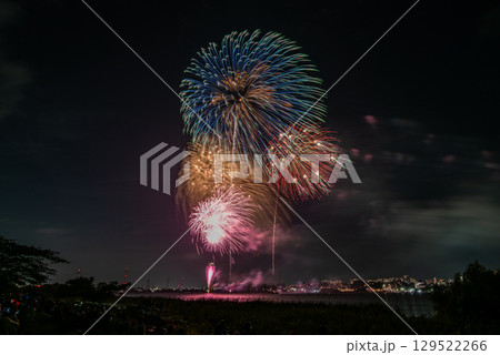 きれいな花火がたくさんあがる手賀沼花火大会 きれいな花火がたくさんあがる手賀沼花火大会 129522266