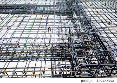 住宅の床の配筋工事　a-2 高彩度コントラスト 129522558