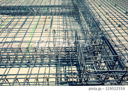 住宅の床の配筋工事 a-3 暖色寒色強調 住宅の床の配筋工事 a-3 暖色寒色強調 129522559