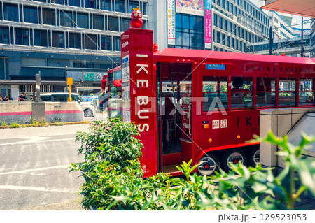 東京 池袋駅西口の風景 2025.07 a-3 暖色寒色強調 東京 池袋駅西口の風景 2025.07 a-3 暖色寒色強調 129523053