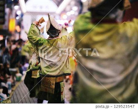 帯屋町で踊るよさこい祭り 帯屋町で踊るよさこい祭り 129523547