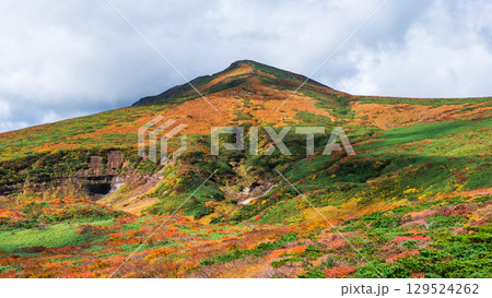 秋の栗駒山登山(東栗駒山から栗駒山の眺め) 秋の栗駒山登山(東栗駒山から栗駒山の眺め) 129524262