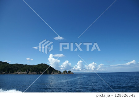 鳥取　四季の散歩　夏　松島　遊覧船 129526345
