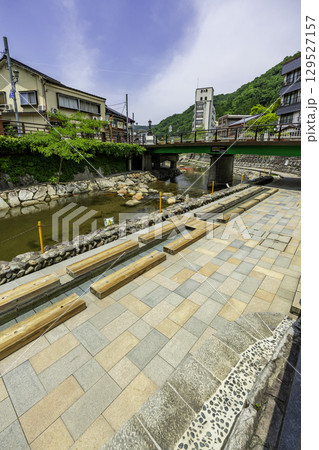 湯村温泉　春来川沿いの足湯　兵庫県新温泉町 129527157
