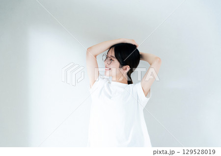 若い女性のポートレート 若い女性のポートレート 129528019
